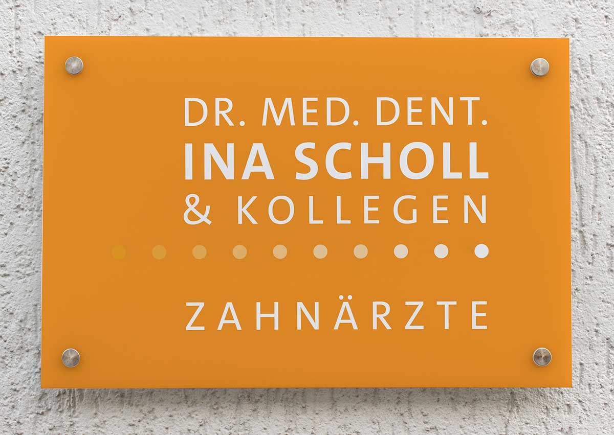 Oranges Schild für Zahnarztpraxis Dr. Scholl - c-c-design.de